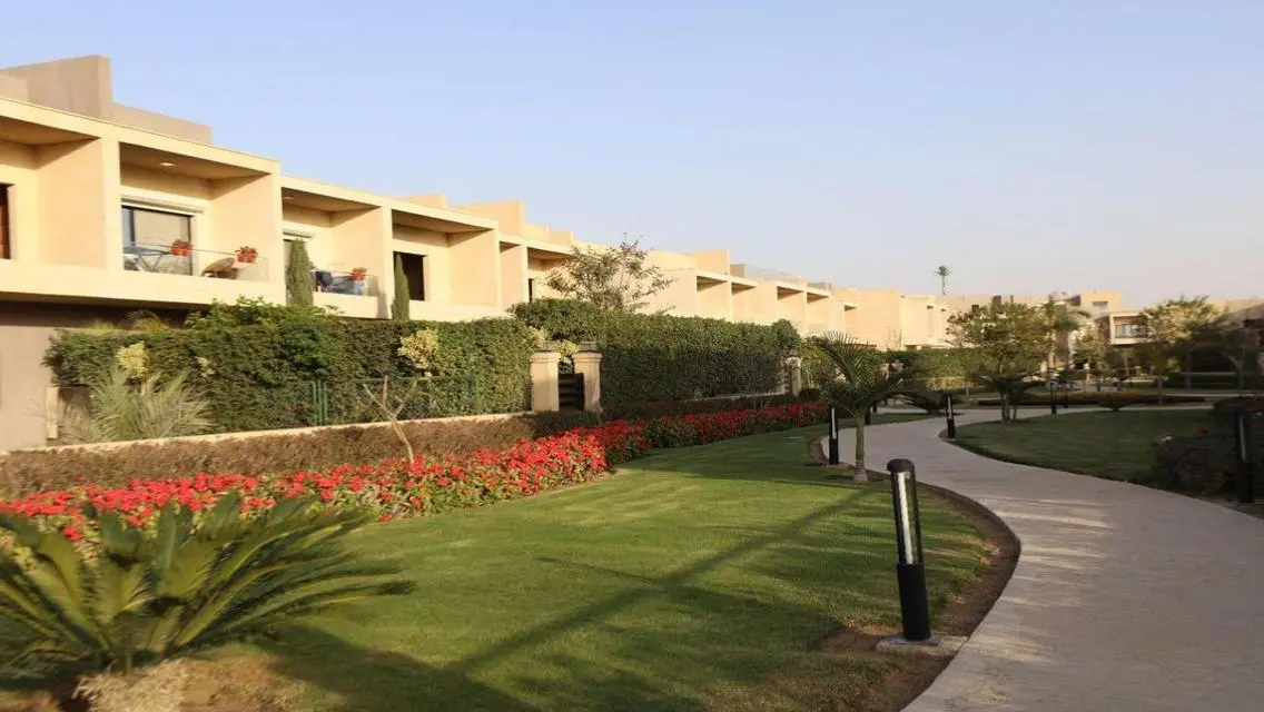 Luxury Villa with Private Garden and Swimming Pool in the Heart of the City