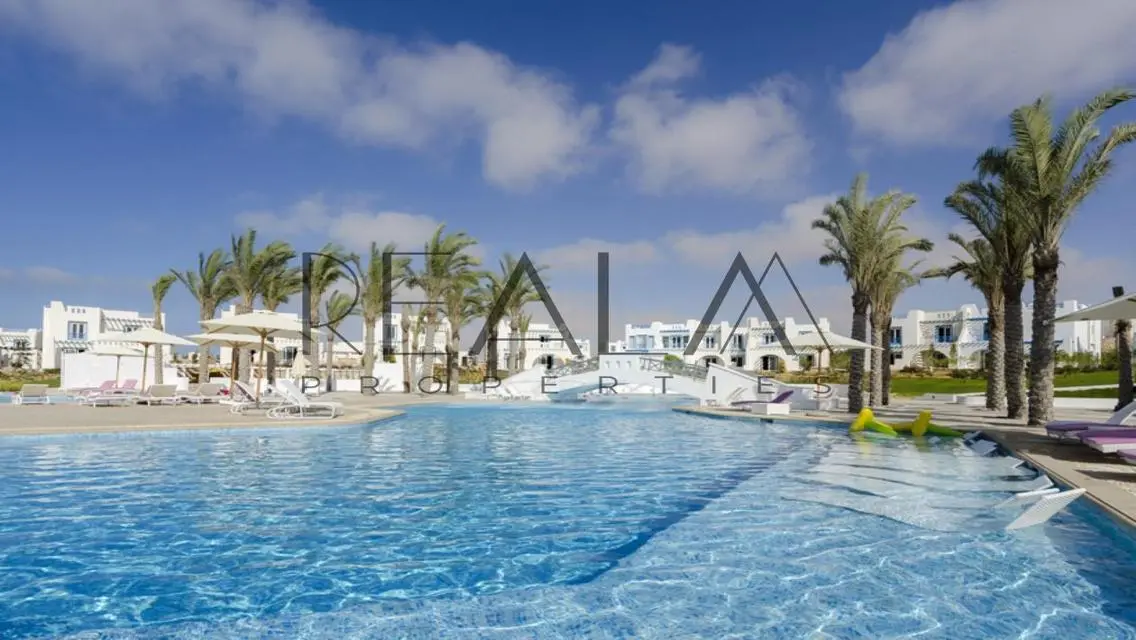 Luxurious Villa for Sale - 5 Bedrooms with Private Pool
