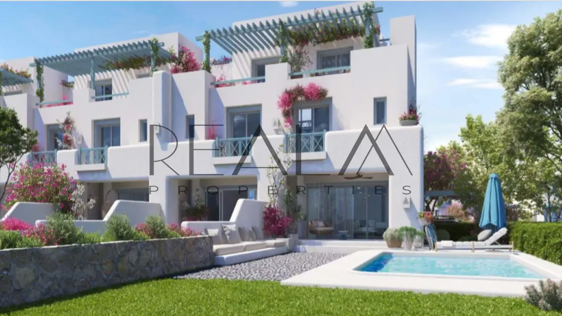 Luxurious Villa for Sale - 5 Bedrooms with Private Pool