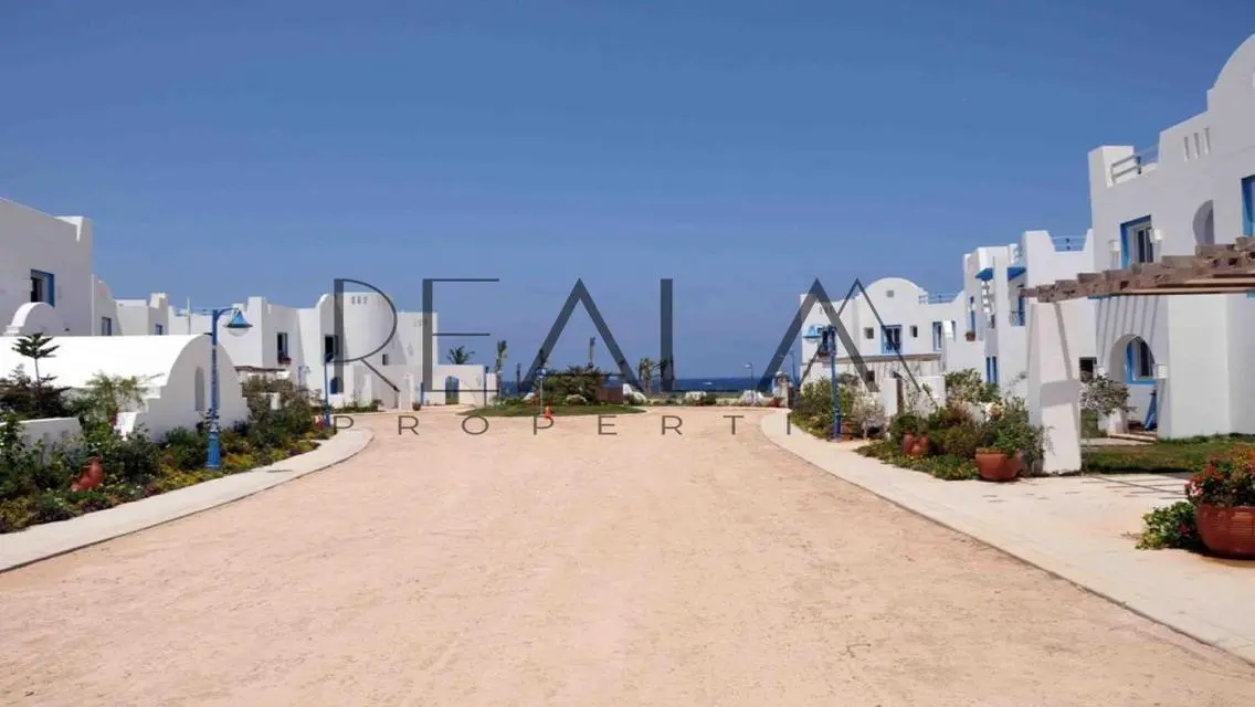 Luxurious Villa for Sale - 5 Bedrooms with Private Pool