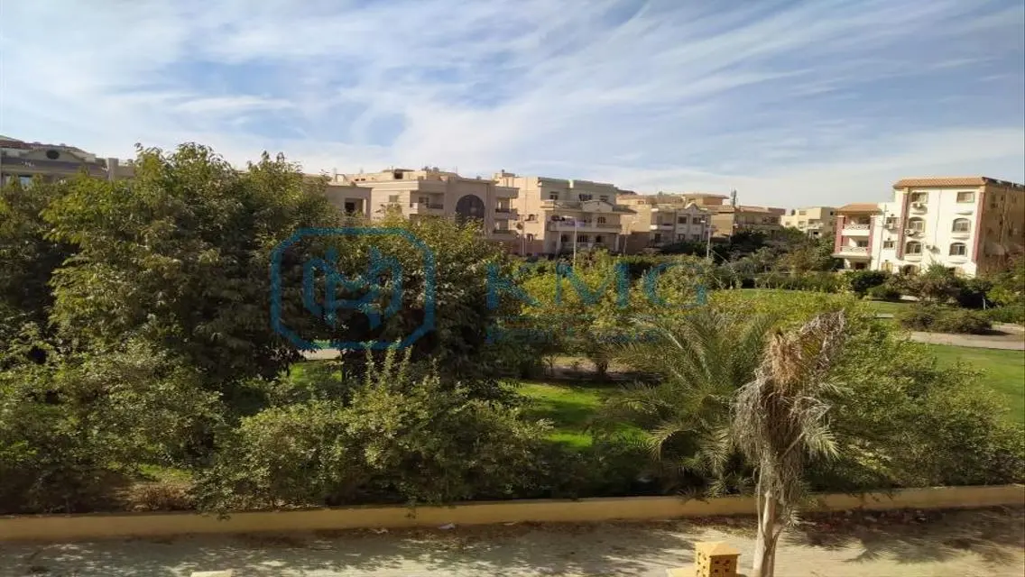 شقة فاخرة بمساحة 180 متر للبيع