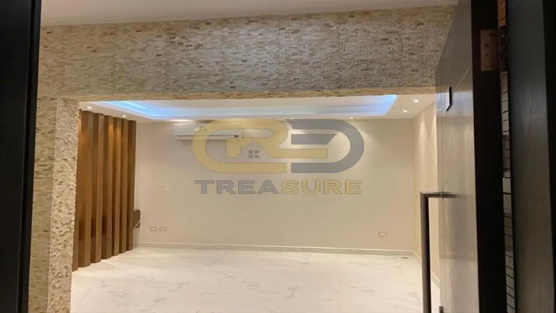 Luxury Apartment for Sale in TREASURE