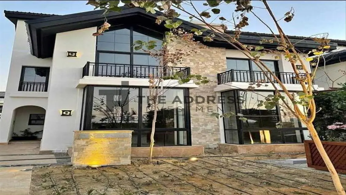 Luxury Villa with Private Pool and Garden Near Lakes