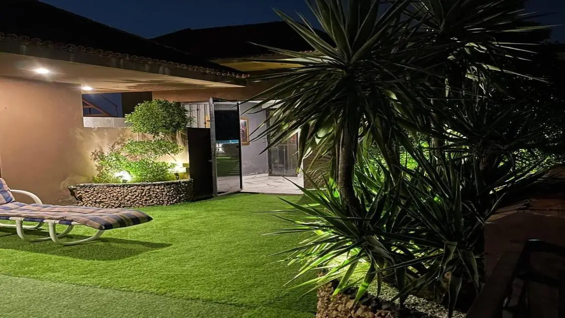 Luxury Villa Overlooking the Lake with Private Garden