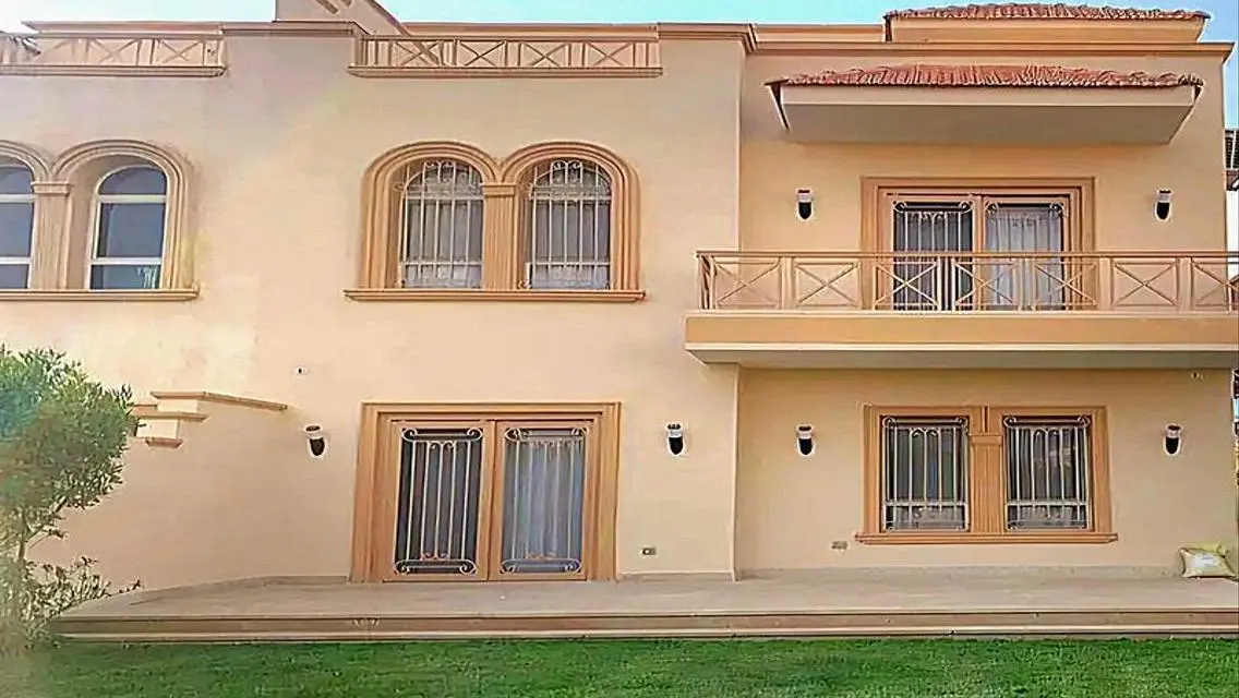 توين هاوس للإيجار في كمبوند جرينز - 4 غرف نوم