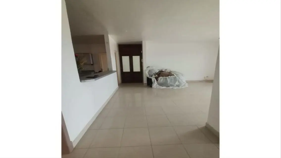 شقة فاخرة في قلب المدينة بمساحة واسعة