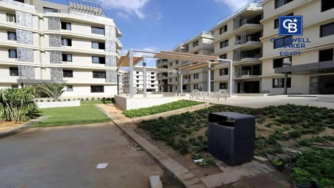 Luxurious Apartment in Palm Hills with Top Amenities