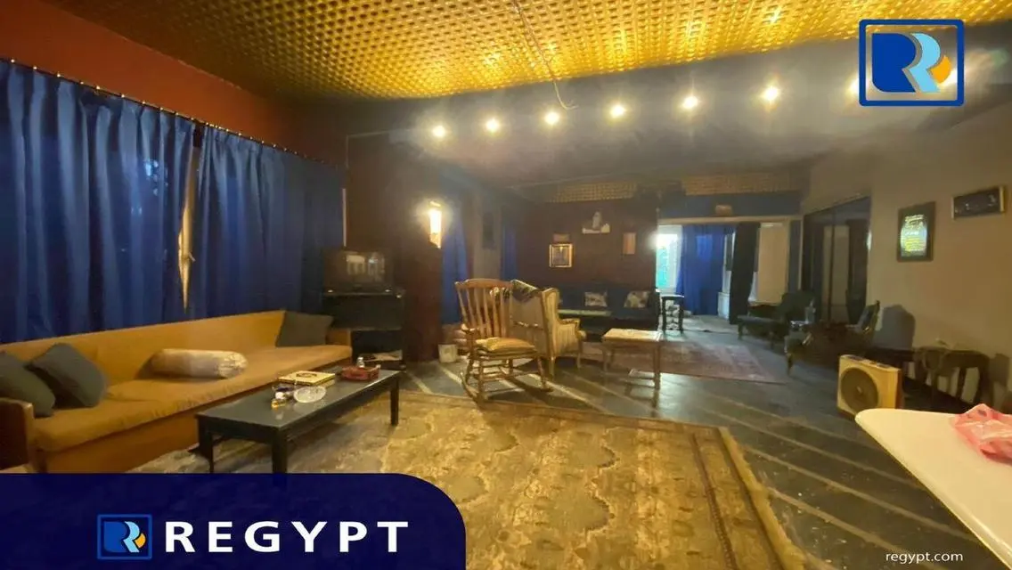 شقة فاخرة بطلقة شرفة وإطلالة مميزة