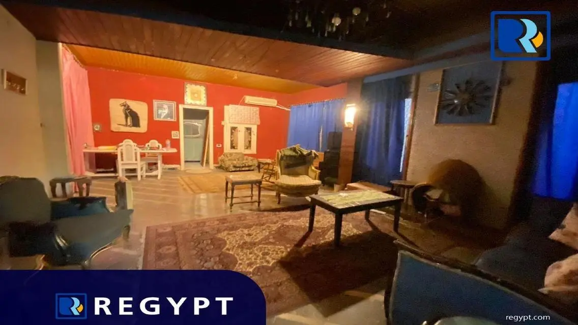 شقة فاخرة بطلقة شرفة وإطلالة مميزة