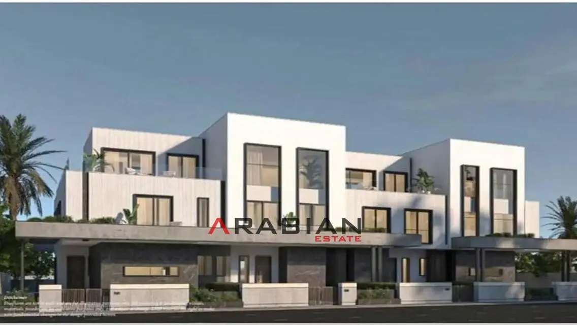 Luxury Apartment Overlooking Lakes and Major Attractions