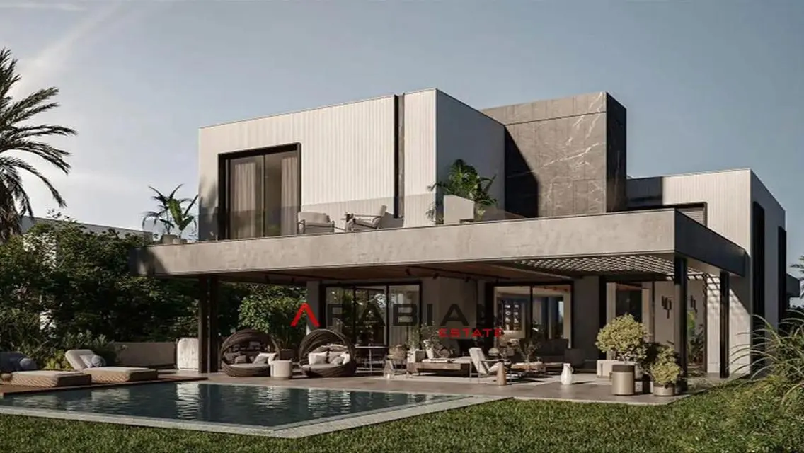 Luxury Apartment Overlooking Lakes and Major Attractions