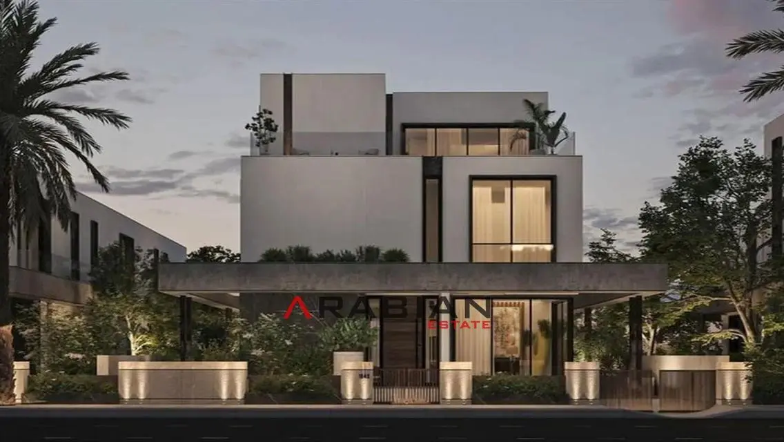 Luxury Apartment Overlooking Lakes and Major Attractions