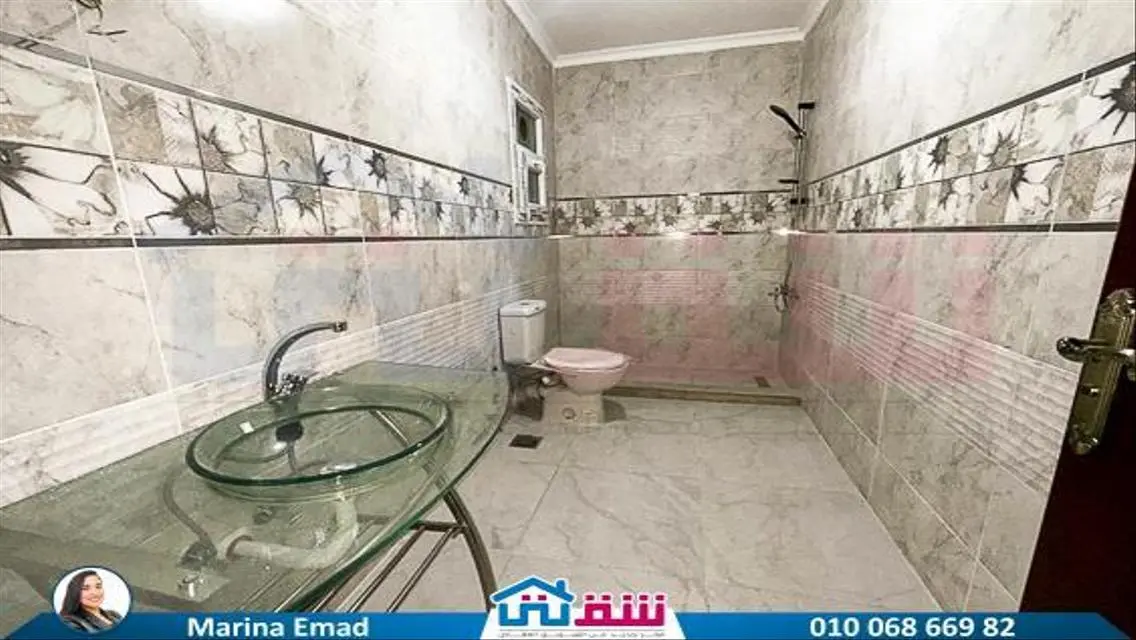 شقة فاخرة للإيجار مع شرفة 
