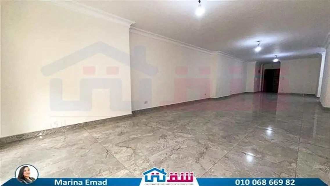 شقة فاخرة للإيجار مع شرفة 