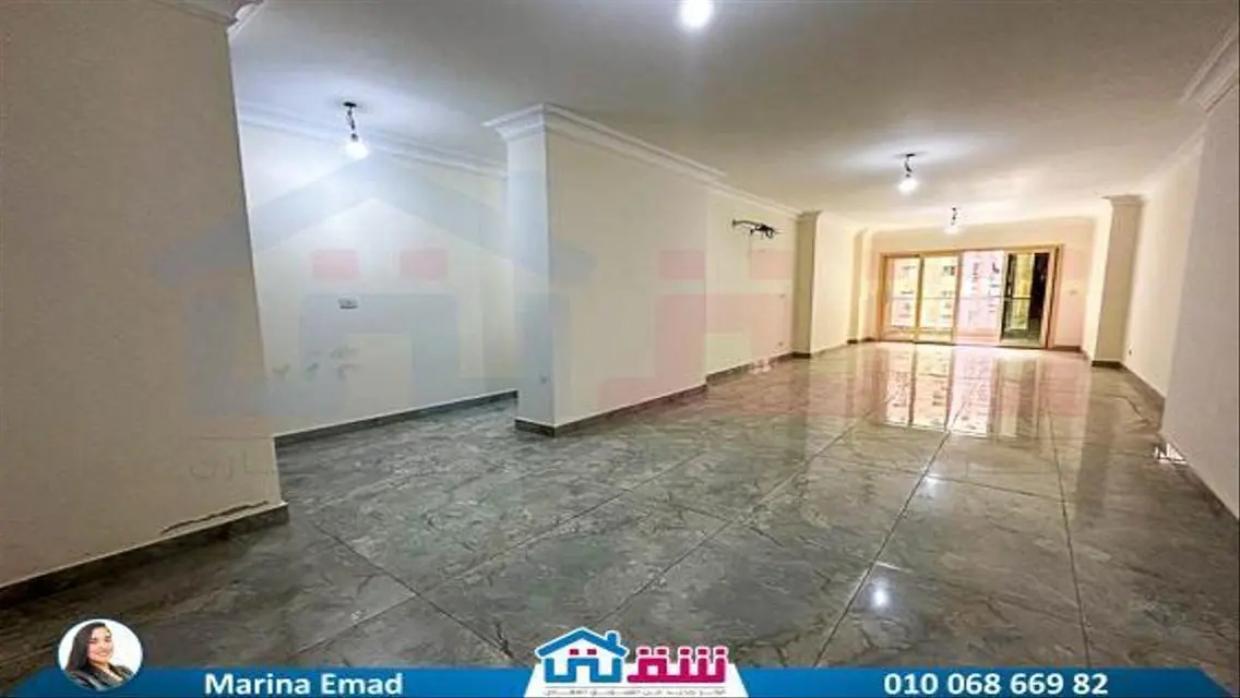 شقة فاخرة للإيجار مع شرفة 