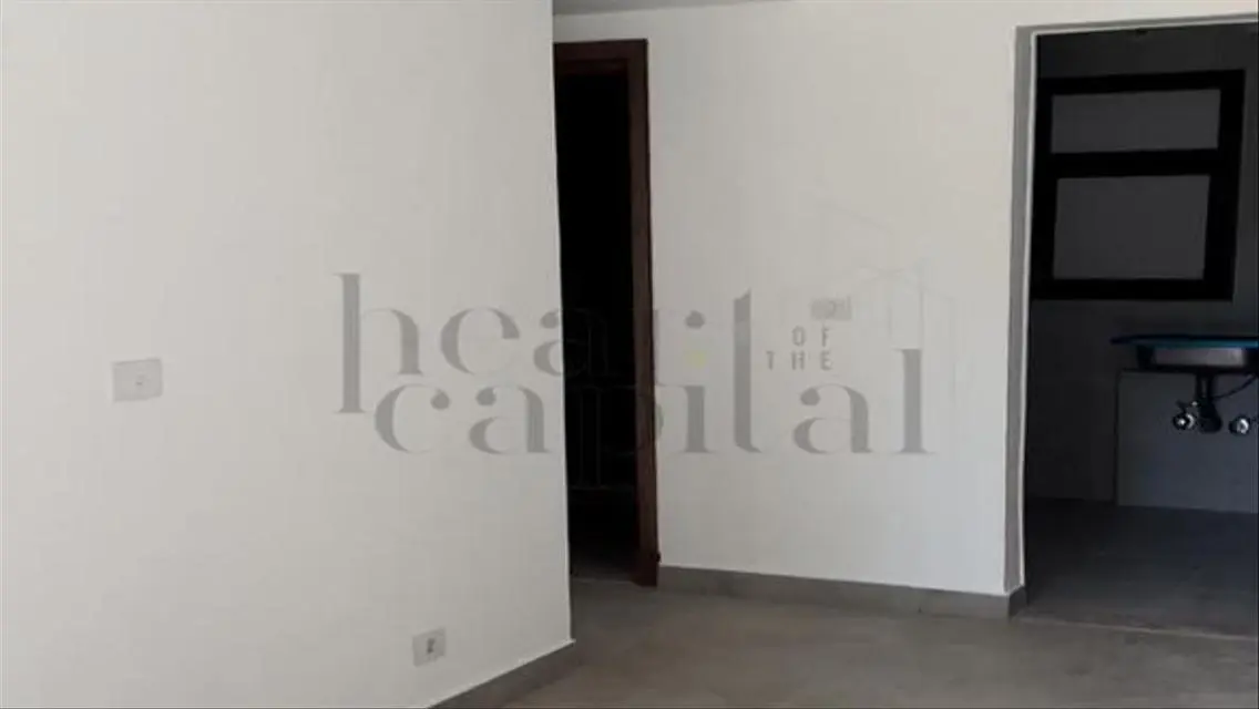 شقة فاخرة بإطلالة على البحيرة للبيع