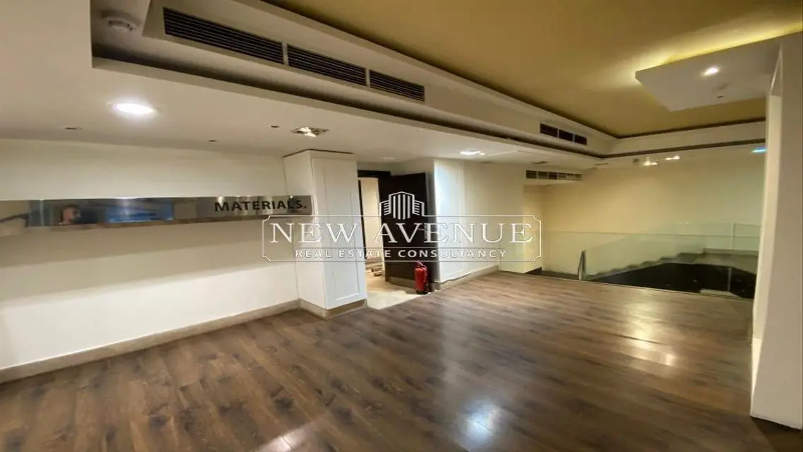 Luxurious Apartment in the Heart of the City with Contemporary Design