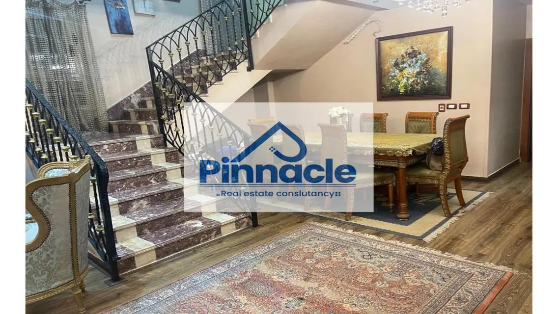 Luxury 400m² Property with Balcony and Security Guard
