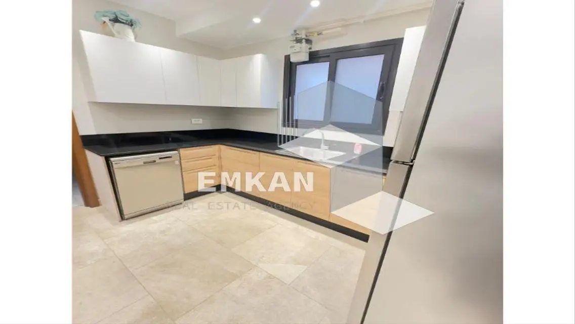 -6 West - Premium Residential Unit