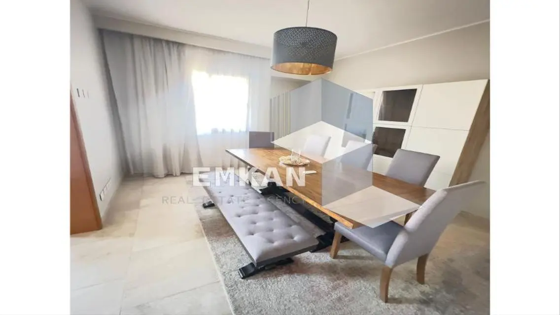 -6 West - Premium Residential Unit