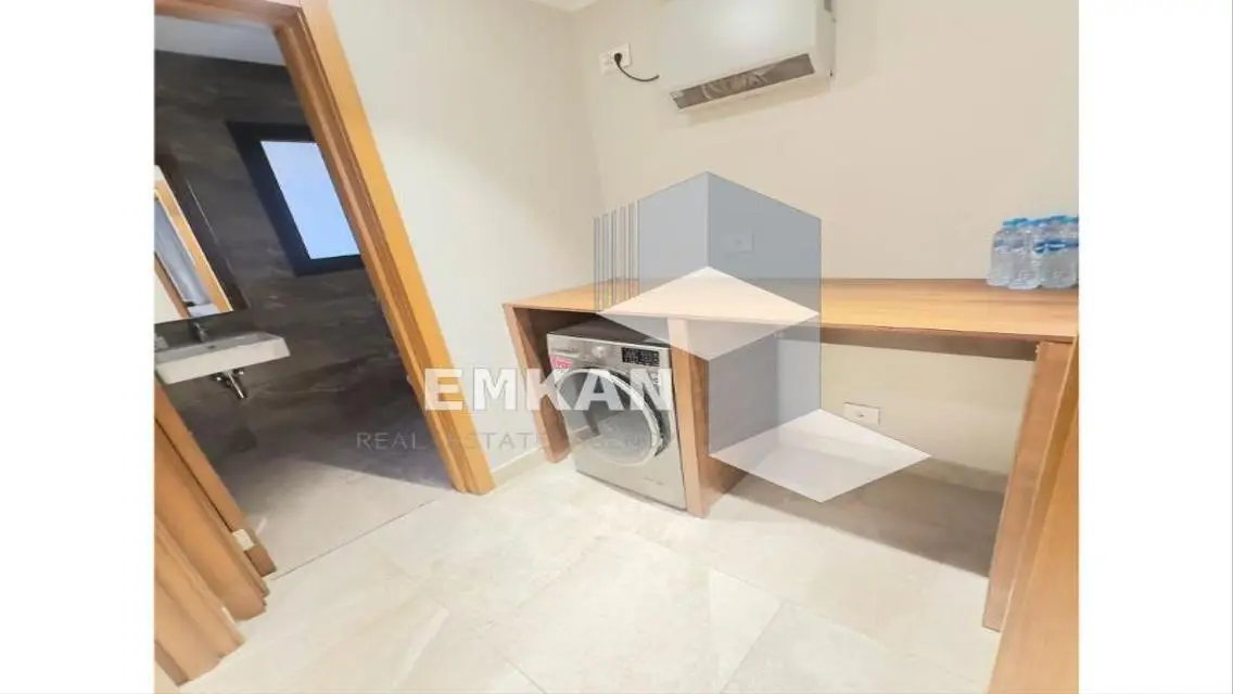 -6 West - Premium Residential Unit