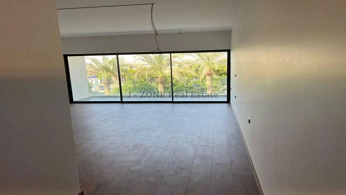 Stunning Lake View Residence - Perfect for Families