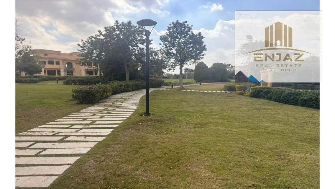 فيلا فاخرة للبيع في موقع متميز