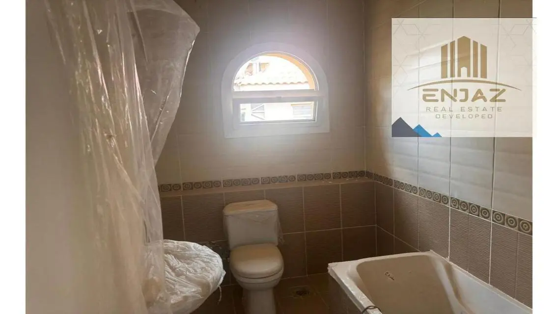 فيلا فاخرة للبيع في موقع متميز