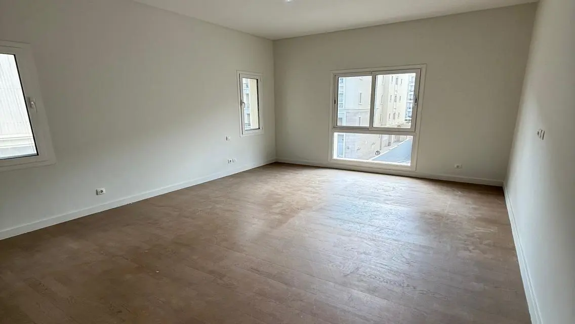 Luxury Apartment for Rent at EViCA