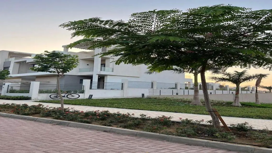 Luxurious Villa with Vast Space