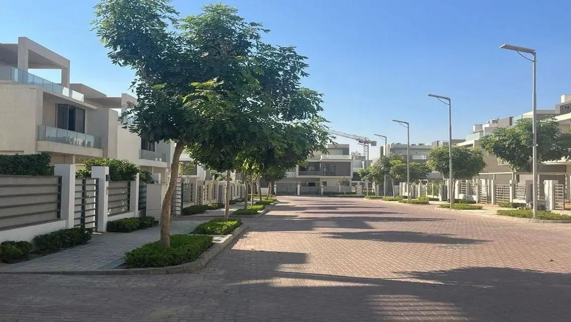 Luxurious Villa with Vast Space