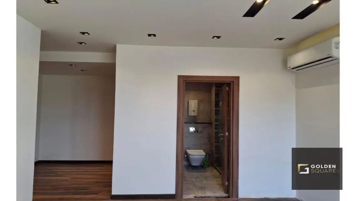 Luxury Villa for Sale Overlooking Lakes in the Heart of the City