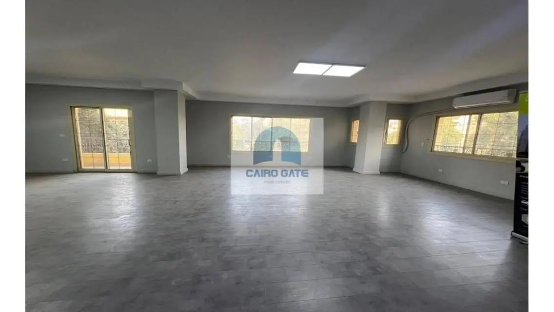 شقة فاخرة بمساحة 380 متر