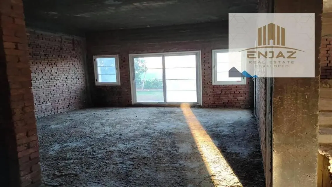 شقة فاخرة مع مميزات متنوعة في مجمع سكني