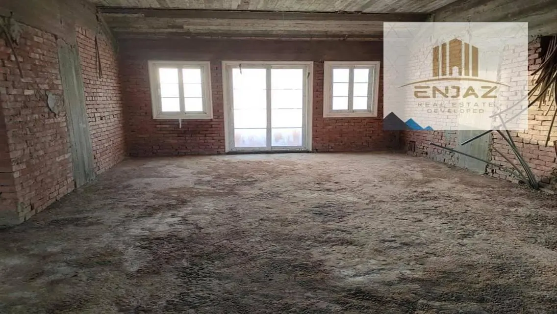 شقة فاخرة مع مميزات متنوعة في مجمع سكني