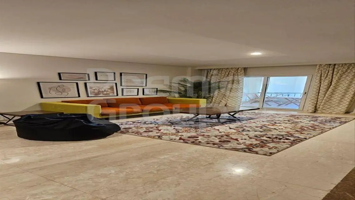 Luxury Apartment with Study Room in City Center