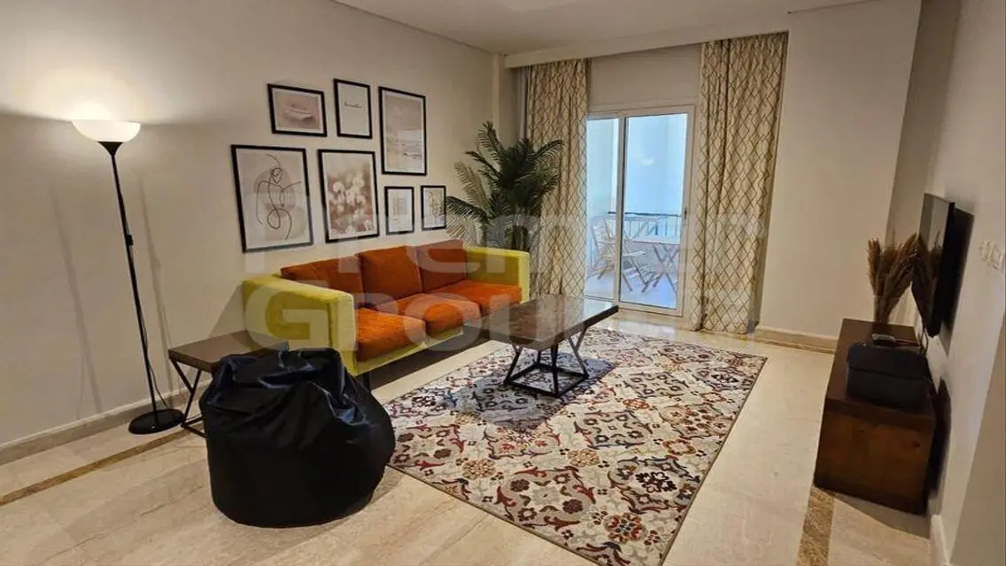 Luxury Apartment with Study Room in City Center