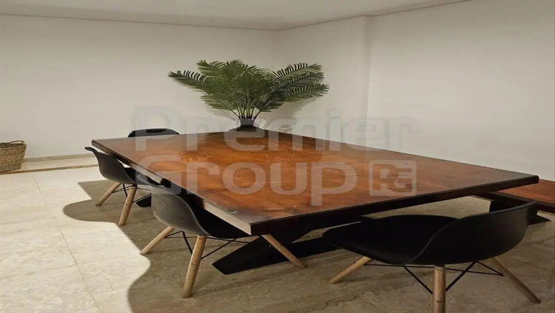 Luxury Apartment with Study Room in City Center