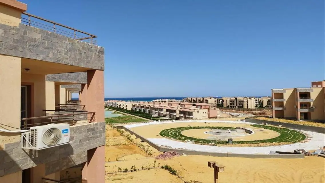 Luxury Apartment Overlooking a Major Landmark