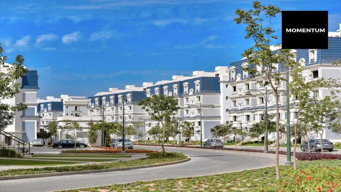 Stunning Mountain-View Apartment in Hyde Park for 120,000