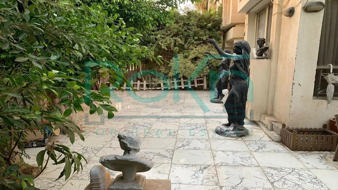 فيلا فاخرة مع حديقة ومسبح خاص