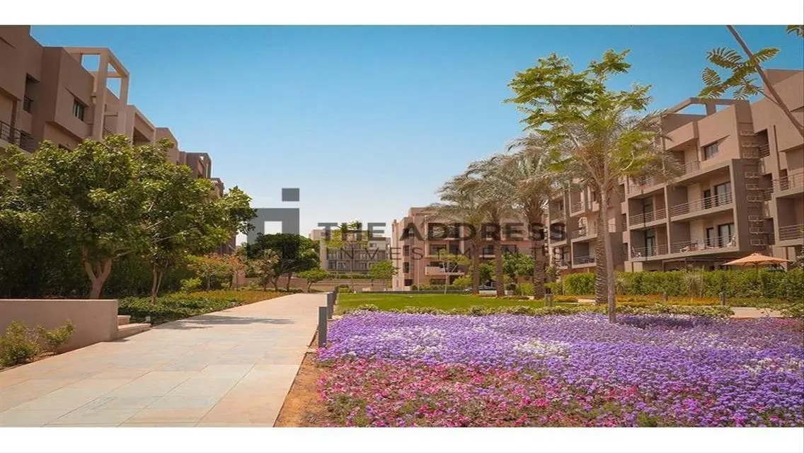 Luxurious Apartment in Fifth Square 8