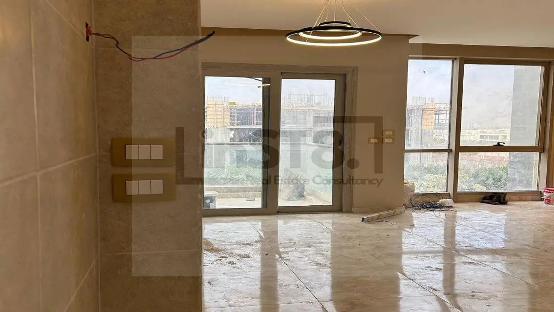 شقة فاخرة بمساحة 160 مترًا بـ 3 غرف نوم في ST81