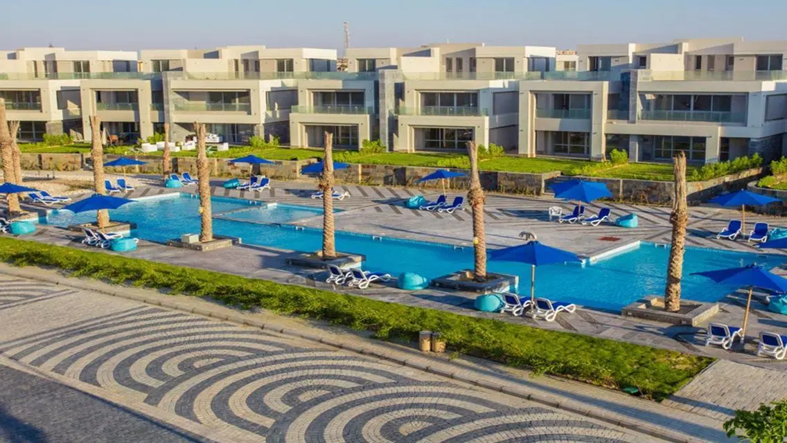 شقة فاخرة بمساحة 600 متر مع شرفة وحارس أمن