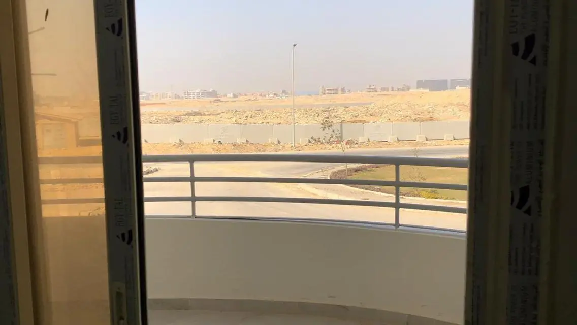 شقة فاخرة للإيجار ب220 متر