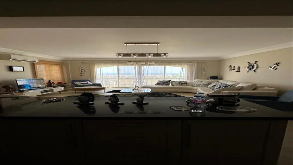 Luxury Apartment with Security Guard and Stunning View