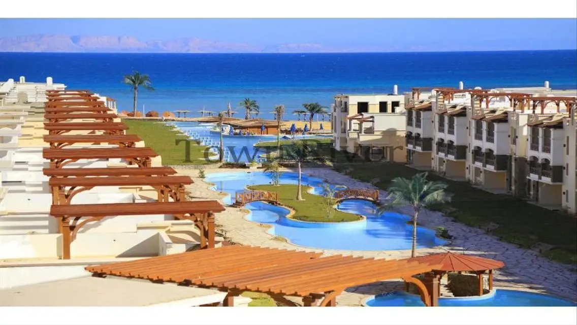 Luxury Apartment for Sale with Stunning Lake View