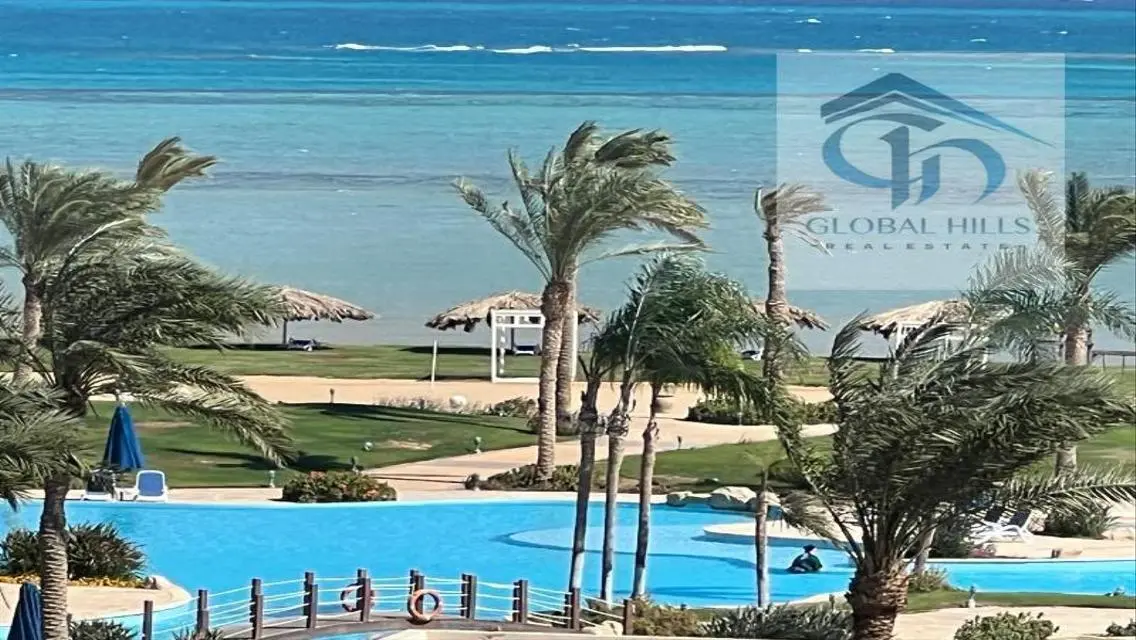 فيلا لافيستا 4140 م - 3 غرف نوم و 2 حمام - إطلالة مزدوجة على البحر والمسابح