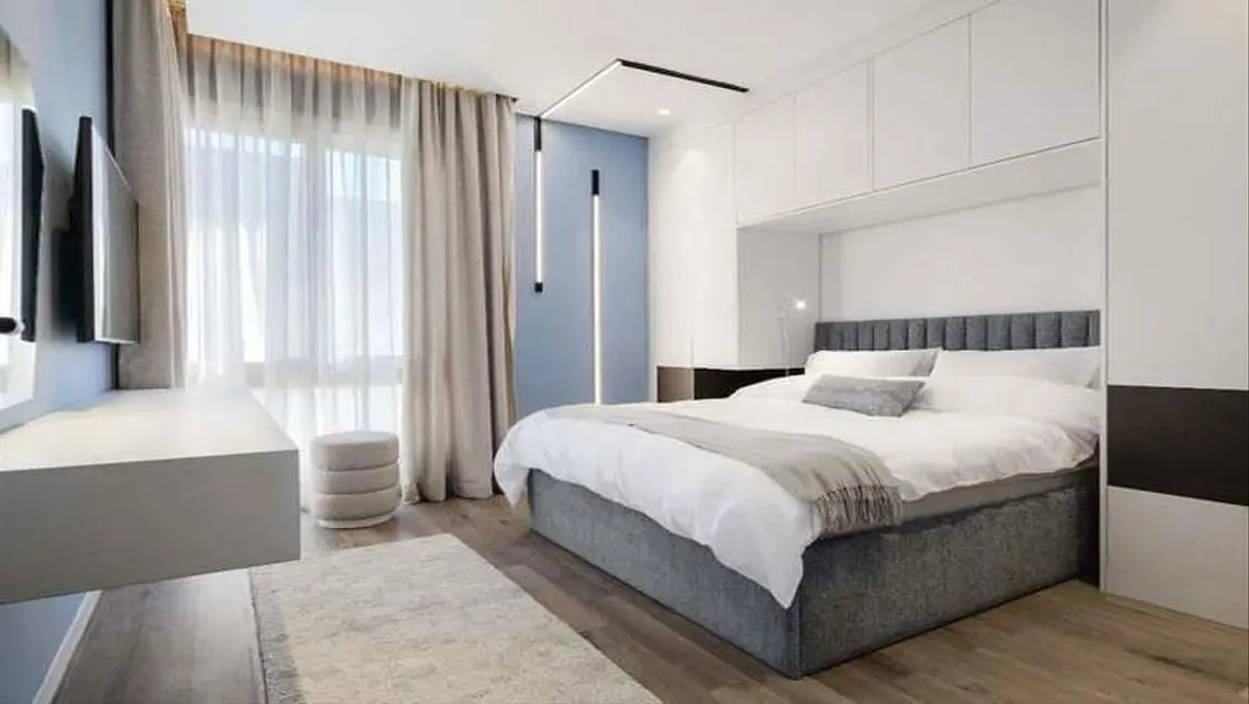 Luxurious Apartment with Stunning Views, 3000m Space