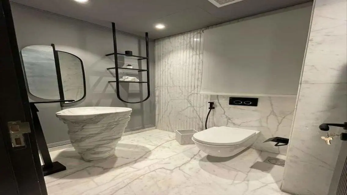 Luxurious Apartment with Stunning Views, 3000m Space